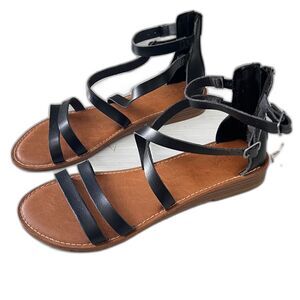 Universal Thread Black Strappy Sandals Flat Casual Ankle Strap - 10